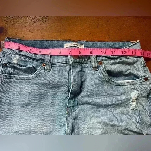 Cooper Key size 5 distress denim jean shorts with the sides cut off - Picture 10 of 10